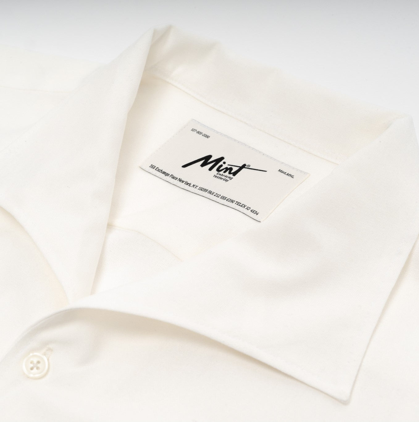 ARC COLLAR SHIRT.